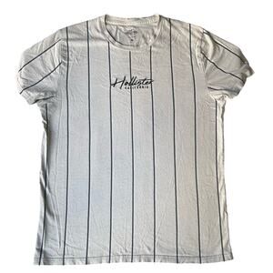 Hollister Women’s Short Sleeve Screw Neck T-shirt size M, Gray Stripes